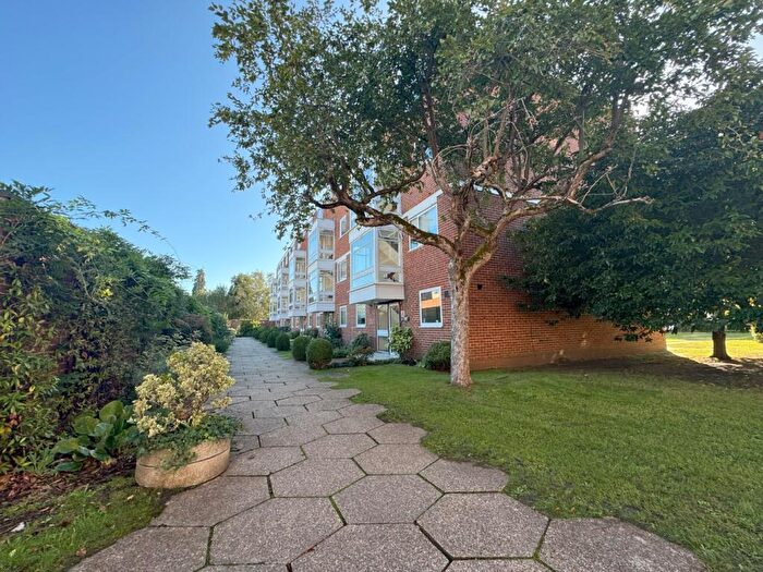 2 Bedroom Apartment To Rent In Hersham Road, Walton-On-Thames, Surrey, KT12