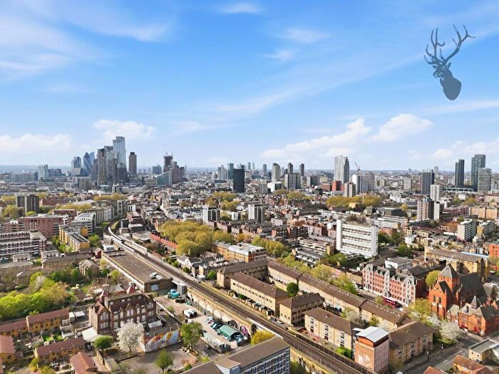2 Bedroom Maisonette For Sale In Geffrye Street, London, E2