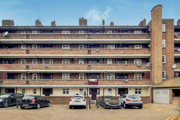 2 Bedroom Flat To Rent In Bowling Green Street, London, SE11