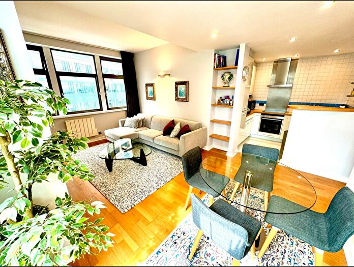 1 Bedroom Flat To Rent In Bishopsgate, London, EC2M