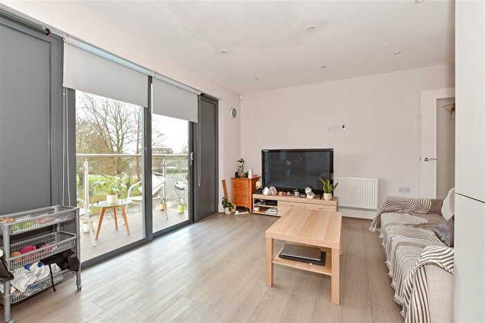 1 Bedroom Flat For Sale In North Street, Horsham, West Sussex, RH13