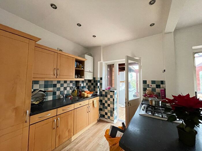 4 Bedroom Detached House To Rent In Allnutt Way, London, SW4