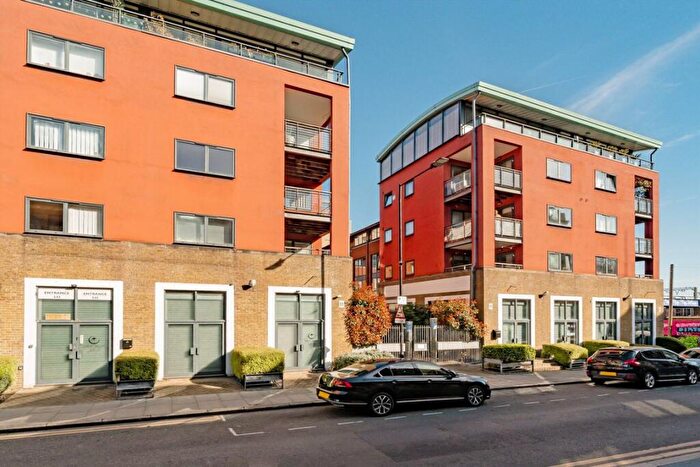 1 Bedroom Flat To Rent In Cable Street, Wapping, E1W