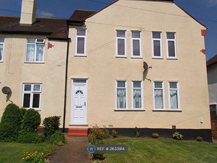 2 Bedroom Maisonette To Rent In Hill Court, Hornchurch, RM11