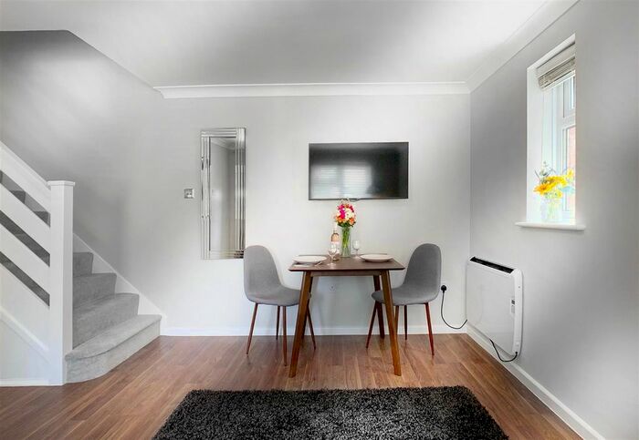 1 Bedroom Property To Rent In The Orchard, Lightwater, GU18