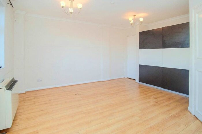 1 Bedroom Flat For Sale In Cambridge Road, Puckeridge, Ware, SG11