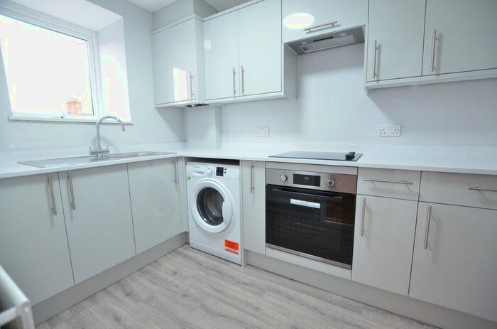 1 Bedroom Flat To Rent In Alexandra Avenue, Camberley, GU15