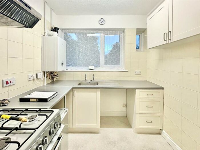 2 Bedroom Apartment For Sale In Cirencester, GL7