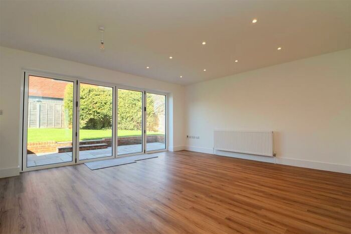 4 Bedroom Detached House For Sale In Brambling Road, Horsham, RH13