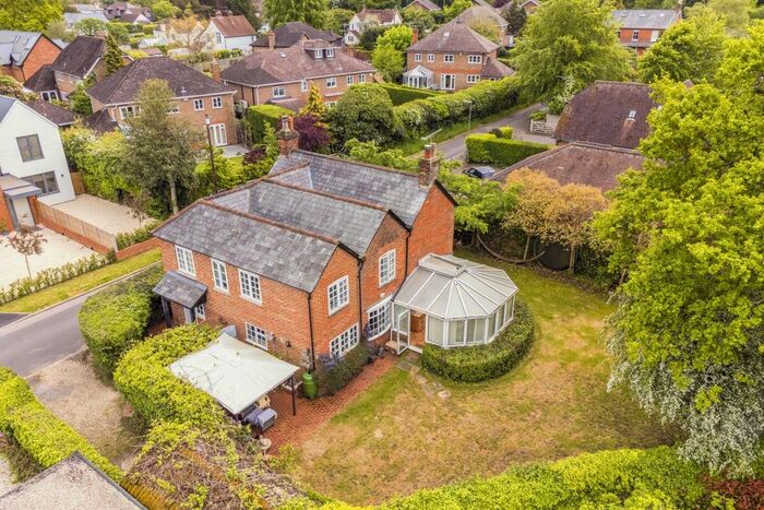 5 Bedroom Detached House To Rent In Thorn Road, Wrecclesham, Farnham, GU10