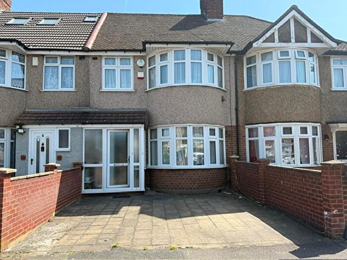 3 Bedroom Terraced House For Sale In Langley Crescent, Harlington, UB3