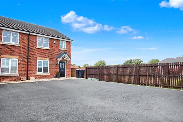3 Bedroom Semi-detached House For Sale In Primrose Way, Stainton, TS8