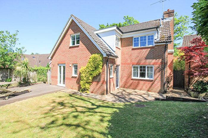 4 Bedroom Detached House For Sale In Clifton Gardens, West End, SO18
