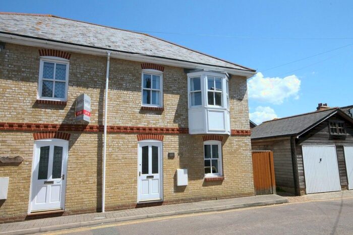 3 Bedroom Semi-Detached House To Rent In South Street, Yarmouth, PO41