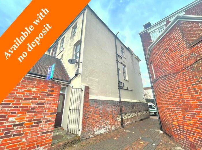 2 Bedroom Flat To Rent In High Street, Gosport, PO12