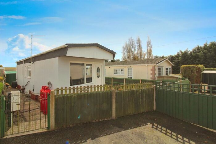 1 Bedroom Park Home For Sale In Grasscroft Park, New Whittington, Chesterfield, S43