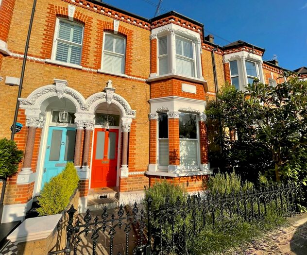 4 Bedroom Terraced House To Rent In Rosenau Crescent, London, SW11
