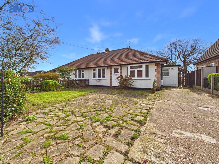 2 Bedroom Semi Detached Bungalow For Sale In Fairmead Avenue, Daws Heath, Hadleigh, Essex, SS7