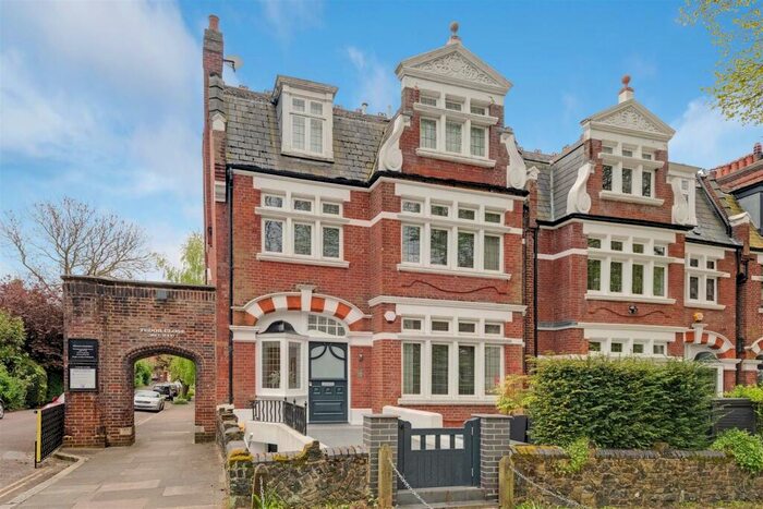 3 Bedroom Flat For Sale In Belsize Avenue, Belsize Park, NW3
