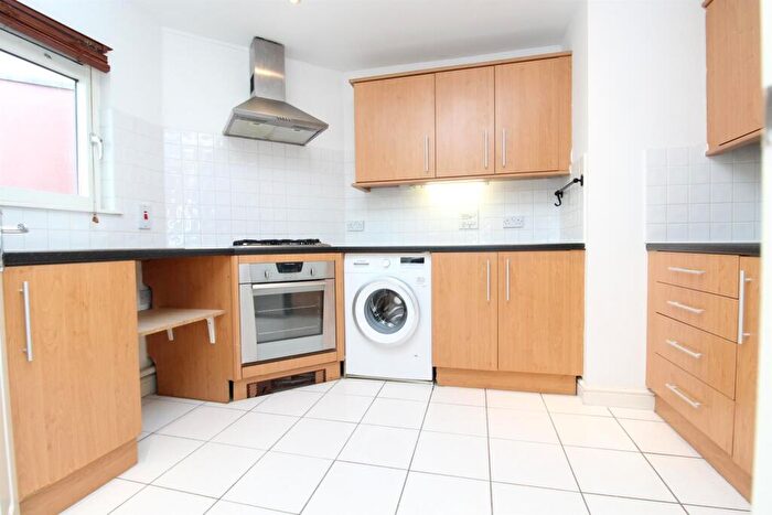 1 Bedroom Apartment To Rent In Crown Close, Winkfield Road, Wood Green, N22