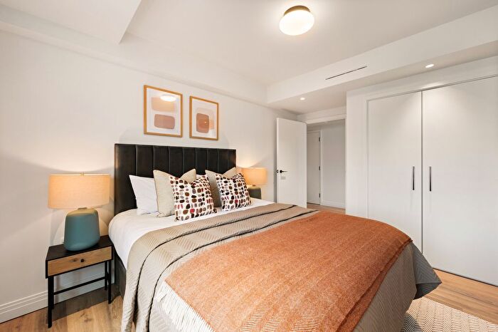 3 Bedroom Flat To Rent In Duncan House, Dolphin Square, London, London, SW1V
