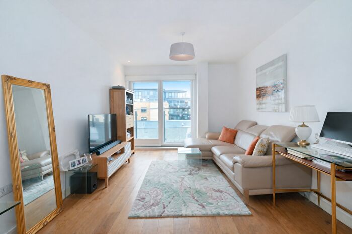 1 Bedroom Flat To Rent In Forge Square, E14