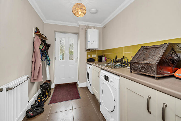 4 Bedroom Town House To Rent In East Close, Bury St Edmunds, IP33