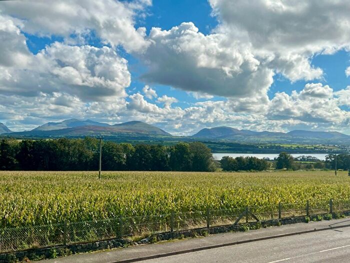 2 Bedroom Semi-Detached House For Sale In Snowdon View, Brynsiencyn, LL61