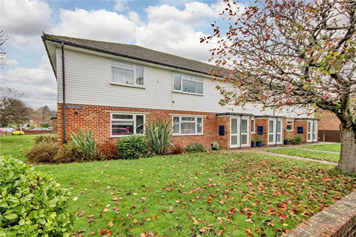 3 Bedroom Flat For Sale In Robyns Way, Sevenoaks, Kent, TN13