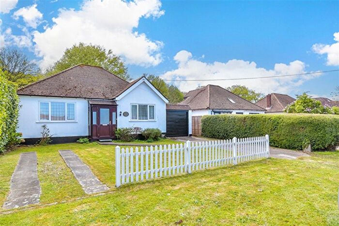 2 Bedroom Detached Bungalow For Sale In The Grove, West Kingsdown, Sevenoaks, Kent, TN15