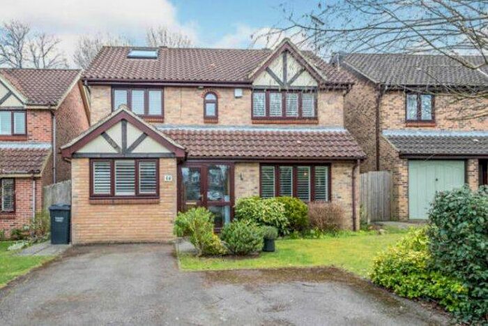 6 Bedroom Detached House To Rent In Roman Close, Chatham, ME5