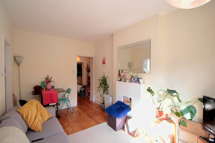 2 Bedroom Flat To Rent In Brixton Hill, Brixton, SW2