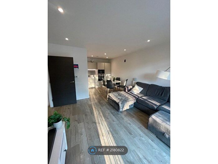 2 Bedroom Flat To Rent In Purbeck Gardens, London, SE26