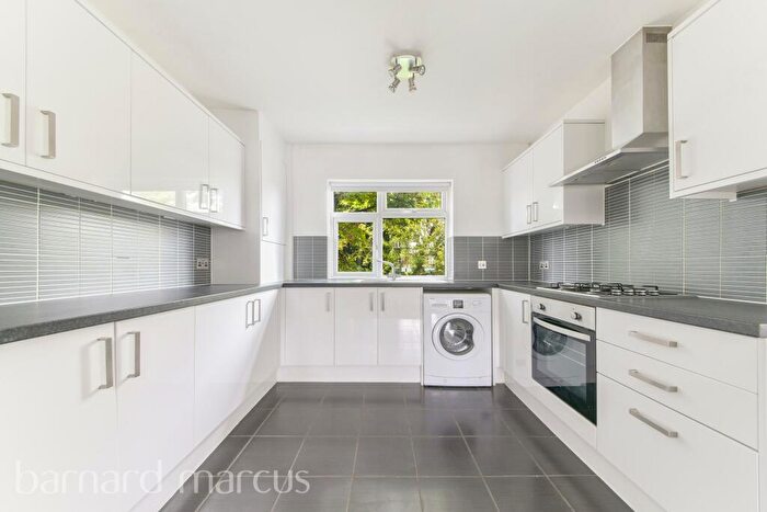 3 Bedroom Flat To Rent In Stoneleigh Broadway, Epsom, KT17