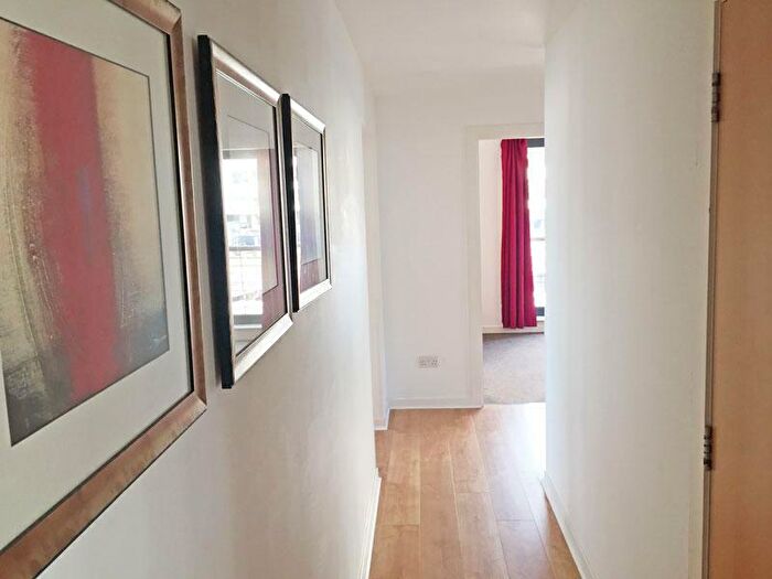 3 Bedroom Flat To Rent In Lower Gilmore Bank, Fountainbridge, Edinburgh, EH3