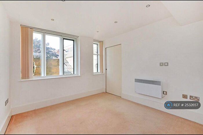 2 Bedroom Flat To Rent In Holly Street, Sheffield, S1