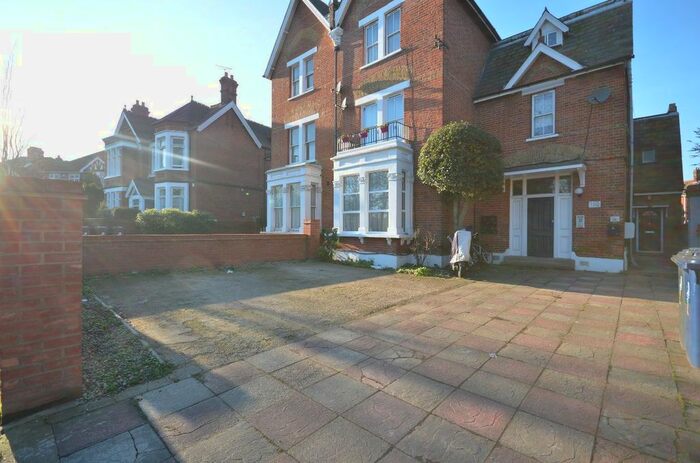 2 Bedroom Flat To Rent In East Acton Lane, London, W3