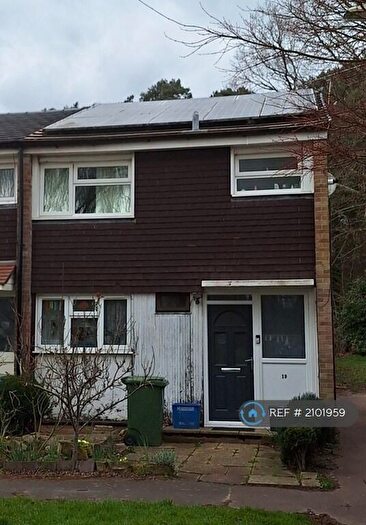 3 Bedroom End Of Terrace House To Rent In Lakeside Gardens, Farnborough, GU14