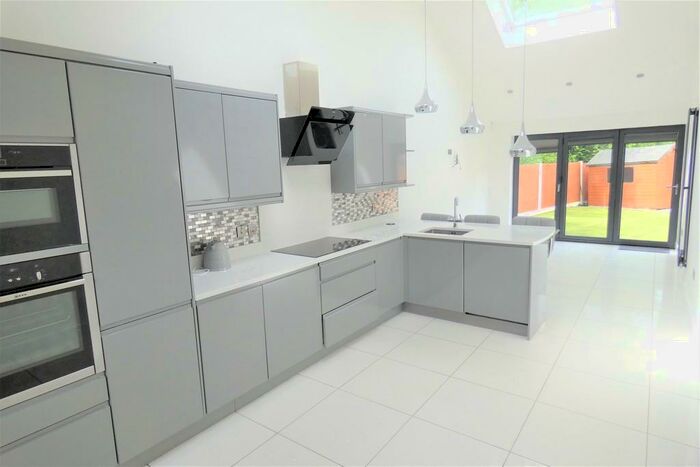 3 Bedroom Semi-Detached Bungalow To Rent In Savick Way, Lea, PR2