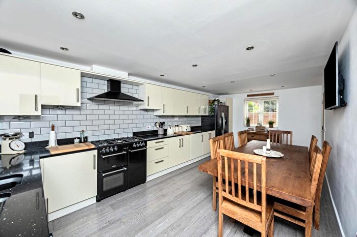5 Bedroom Detached House For Sale In Newman Road, Horley, RH6