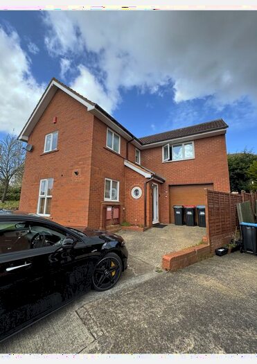 4 Bedroom Detached House To Rent In Khasiaberry, Walnut Tree, Milton Keynes, Buckinghamshire, MK7