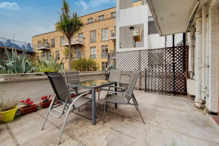 2 Bedroom Flat To Rent In Vanston Place, Fulham Broadway, London, SW6