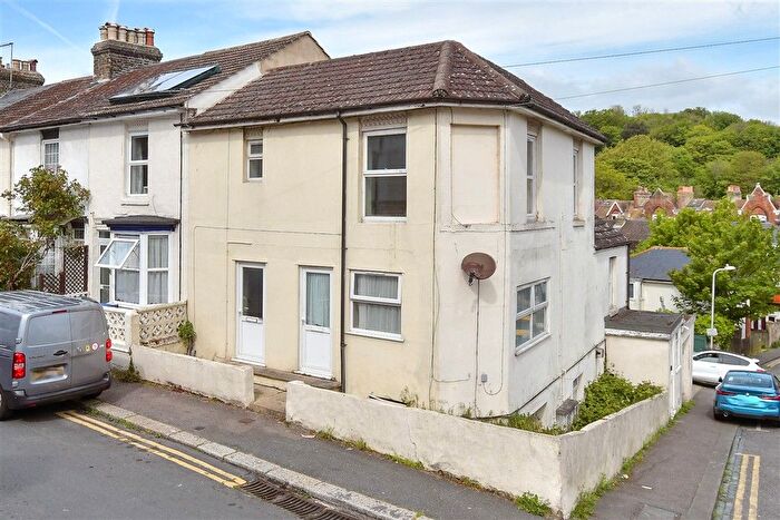 1 Bedroom Flat For Sale In Clarendon Street, Dover, Kent, CT17