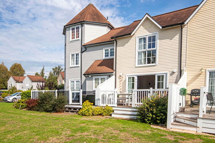 3 Bedroom Terraced House For Sale In Windrush Lake, Isis & Windrush Lakes, GL7