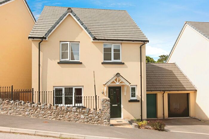 4 Bedroom Detached House For Sale In Horseshoe Drive, Newton Abbot, TQ12