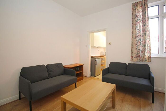 4 Bedroom Town House To Rent In Leopold Street, Loughborough, LE11