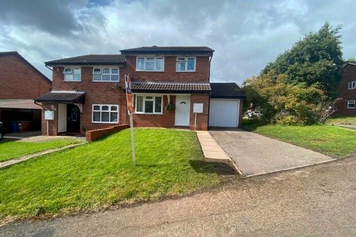 3 Bedroom Semi-Detached House To Rent In Wolsey Road, Lichfield, WS13