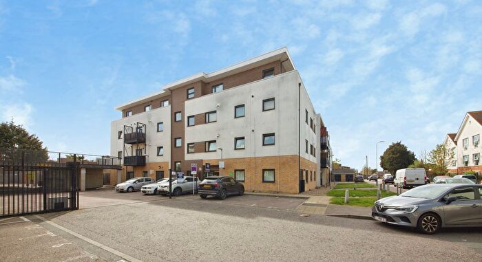 1 Bedroom Flat For Sale In Spring Gardens, Romford, RM7