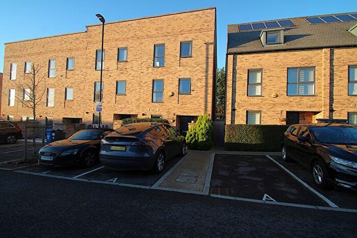 5 Bedroom Terraced House To Rent In Hurrell Drive, Harrow, HA2