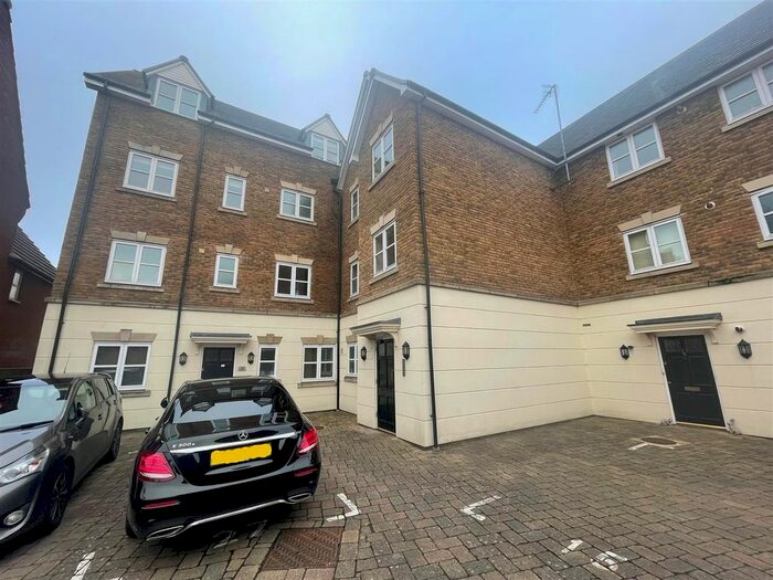 2 Bedroom Flat To Rent In Morland Drive, Grange Farm, Milton Keynes MK8